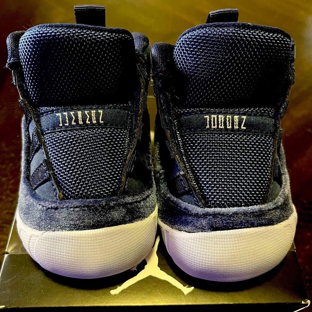 Jordan 11 Crib booties